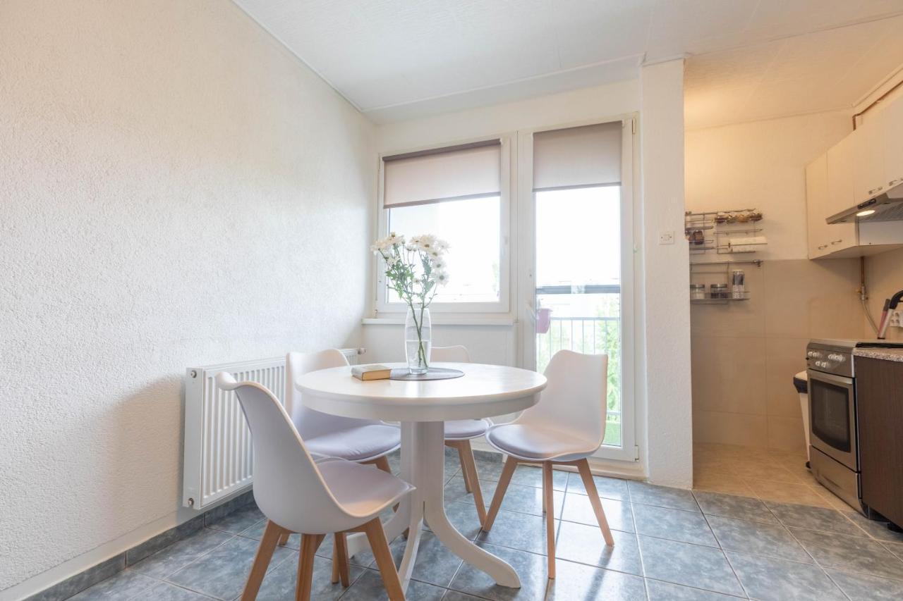 Cosy Apartment Hugo Osijek Extérieur photo