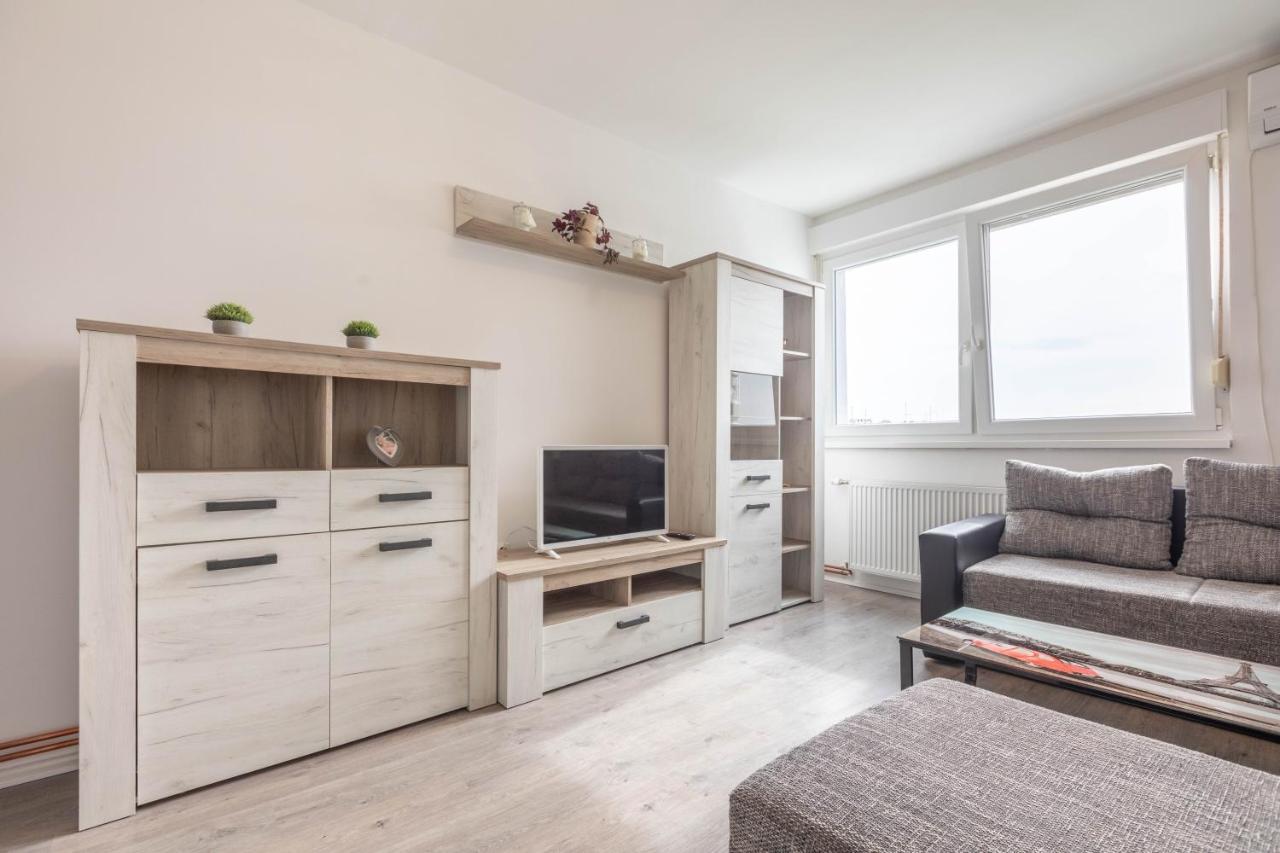 Cosy Apartment Hugo Osijek Extérieur photo