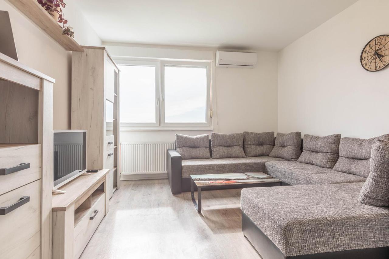 Cosy Apartment Hugo Osijek Extérieur photo